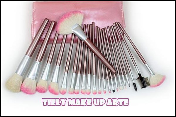 Kit de 22 pincéis rosa
